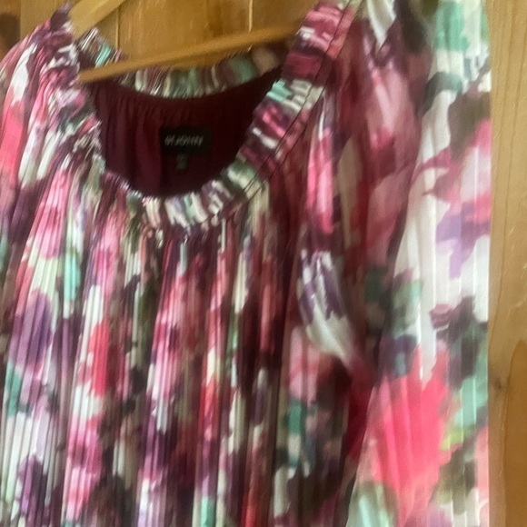 St. John Brigitte Floral-Print Georgette Pleated Blouse - Picture 6 of 10